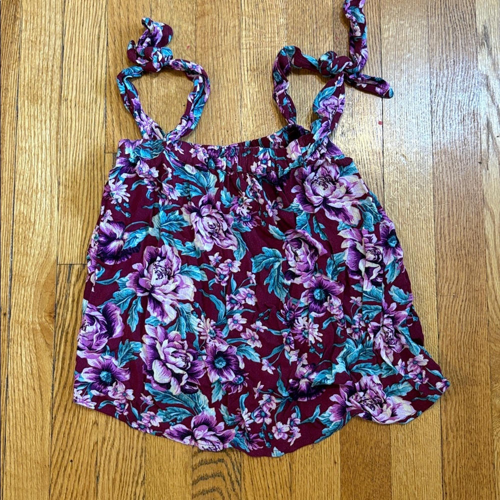 American Eagle Floral print top